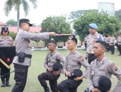 6 Personil Bintara Remaja Polres Kampar Ikuti Tradisi Pembaretan