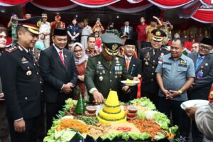 Di Hari Jadi TNI ke-78, Kapolres Kampar Berikan Surprise ke Dandim 0313/KPR.