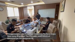 Tim Penyidik Jaksa Agung Muda Tipidsus Melakukan Penggeledahan dan Penyitaan di Kantor Kementerian Perdagangan RI