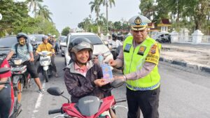 Warga Pekanbaru Heboh, Dikira Razia Ternyata Dapat Hadiah