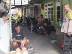 Personel Polsek Tuminting Lakukan Sambang Warga untuk Himbau Kamtibmas