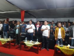 Bupati Kuantan Singingi Adakan Nobar Indonesia Vs Korsel Membuat Taman Jalur Lautan Manusia