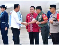 Pj Gubernur Sulawesi Utara Sambut Kedatangan Presiden Jokowi di Pangkalan Udara AU Haluoleo