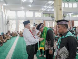 Bupati Dr. H.Suhardiman Amby Melepas 285 Calon Jamaah Haji di Mesjid Agung Ar-raudhan