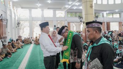 Bupati Dr. H.Suhardiman Amby Melepas 285 Calon Jamaah Haji di Mesjid Agung Ar-raudhan