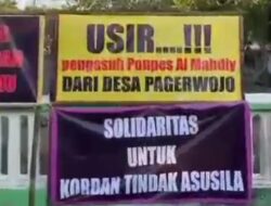 Ponpes Al Mahdy Meresahkan Warga Pagerwojo Memasang Spanduk Perlawanan