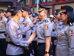 Pimpin Upacara Kenaikan Pangkat, Kadiv Humas Tegaskan Tantangan ke Depan