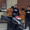 Polisi Pamerkan Pelaku Jambret Menewaskan Mahasiswi UINSA