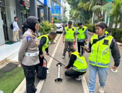 Ditlantas PMJ Lakukan Penyisiran Ranjau Paku, Amankan Perjalanan Pemimpin Gereja Katolik Dunia