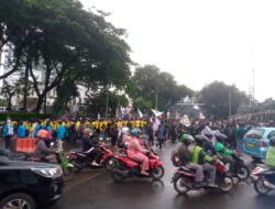 Kumpulan Mahasiswa Se-jabodetabek Beberapa Universitas Adakan Aksi Unjuk Rasa
