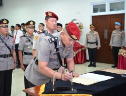 Polres Gresik Gelar Serah Terima Jabatan Kasat Resnarkoba dan Kasat Tahti Polres Gresik
