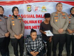 Hari Jadi Polwan ke-77 Wakapolres Metro Bekasi Serahkan Kursi Roda untuk Rohati, Penyandang Disabilitas di Tarumajaya