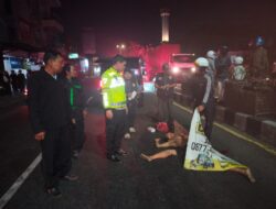 Nekat Tabrakan Diri ke Ban Belakang Tronton Seorang Pria Tewas di Jalan Raya Gedangan 