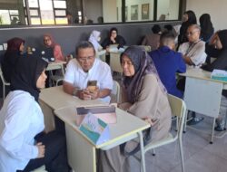 Siswa Presentasi Rencana Karier di Depan Orang Tuanya