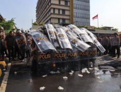 Siap Hadapi Ancaman, Polres Metro Bekasi Kota Gelar Simulasi Sispam Mako Skala Besar
