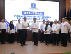 Serahkan SK 22 PPPK, Kakanwil Dorong Peningkatan Kinerja Pegawai
