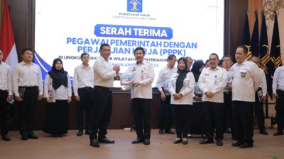 Serahkan SK 22 PPPK, Kakanwil Dorong Peningkatan Kinerja Pegawai