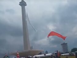 Bendera Merah Putih Robek Saat Gladi HUT ke-80 TNI, di Duga Cuaca Ekstrem Jadi Penyebab