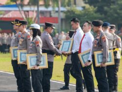 Satreskrim Polres Gresik Terima Penghargaan Kapolda Jatim Usai Ungkap Kasus Pembunuhan 1×24 Jam