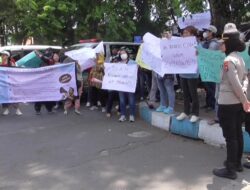 Warga Alana Regency Tambak Oso Gelar Aksi Solidaritas Air Bersih Tuntut PDAM Sidoarjo Beri Solusi Konkret