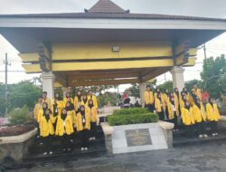 ‎Di Makam W.R. Soepratman, Indonesia Raya Dinyanyikan Tiga Stanza: Peringatan 97 Tahun yang Menggetarkan  ‎
