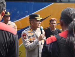 Kapolres Metro Bekasi Dampingi Keberangkatan Massa FSPMI Menuju JICC Senayan, Pastikan Situasi Aman dan Tertib