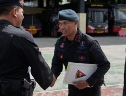 Brimob Polda Metro Jaya Beri Penghargaan kepada Anggota Berprestasi