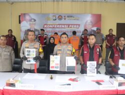 Ganjal Mesin ATM di Rest Area Tol Sidoarjo, Kuras Rp. 135 Juta Milik Korban