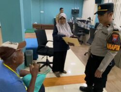 Kepedulian Polres Gresik Bantu Selamatkan Kakek asal Majalengka Tersesat untuk Kembali ke Keluarga