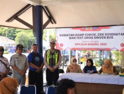 Pastikan Keselamatan Nataru, Polres Gresik Gelar Rampcheck dan Tes Urine Driver Angkutan Umum