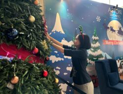 Unik dan Berkelanjutan, Aston Sidoarjo Hadirkan Pohon Natal dari 2025 Bonggol Nanas