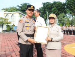 Kapolres Gresik Beri Penghargaan, Dedikasi Polisi dan Warga Jadi Teladan