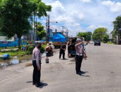 Bergerak dari Hati Relawan ILS Perbaikan Jalan Berlubang di Sidoarjo ,Bukan Bermaksud Menyindir Pemda