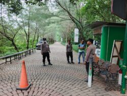 Bhabinkamtibmas Polsek Gunung Anyar Sambangi Petugas Kemanan Wisata Mangrove 