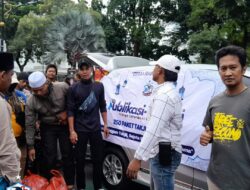 Wujud Syukur, Media Publikasiterkini.com Bagikan Takjil Gratis di Kawasan Jembatan Merah Surabaya