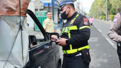 Tingkatkan Kedisiplinan di Jalan, Satlantas Polres Gresik Resmi Operasikan ETLE Handheld