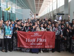Pelepasan Jamaah Haji Plus Jawa Timur di Bandara Juanda, Penuh Haru dan Doa