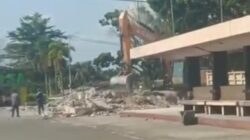 Dua Kali Sukses Tanpa Bongkar Bangunan, Kenapa MTQ 2026 Kuansing Justru Robohkan Bangunan di Taman Jalur..?