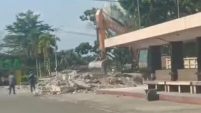 Dua Kali Sukses Tanpa Bongkar Bangunan, Kenapa MTQ 2026 Kuansing Justru Robohkan Bangunan di Taman Jalur..?