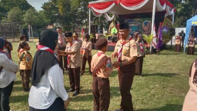 Danramil Rungkut Mayor Inf Sumarji Hadiri Pengukuhan Pramuka Garuda 2026,Pramuka Rungkut Cetak Rekor MURI