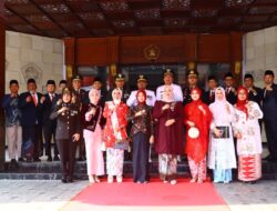 Upacara HUT ke-81 RI di Gresik Berlangsung Khidmat, Kapolres: Generasi Muda Harus Jadi Penerus Semangat Pahlawan